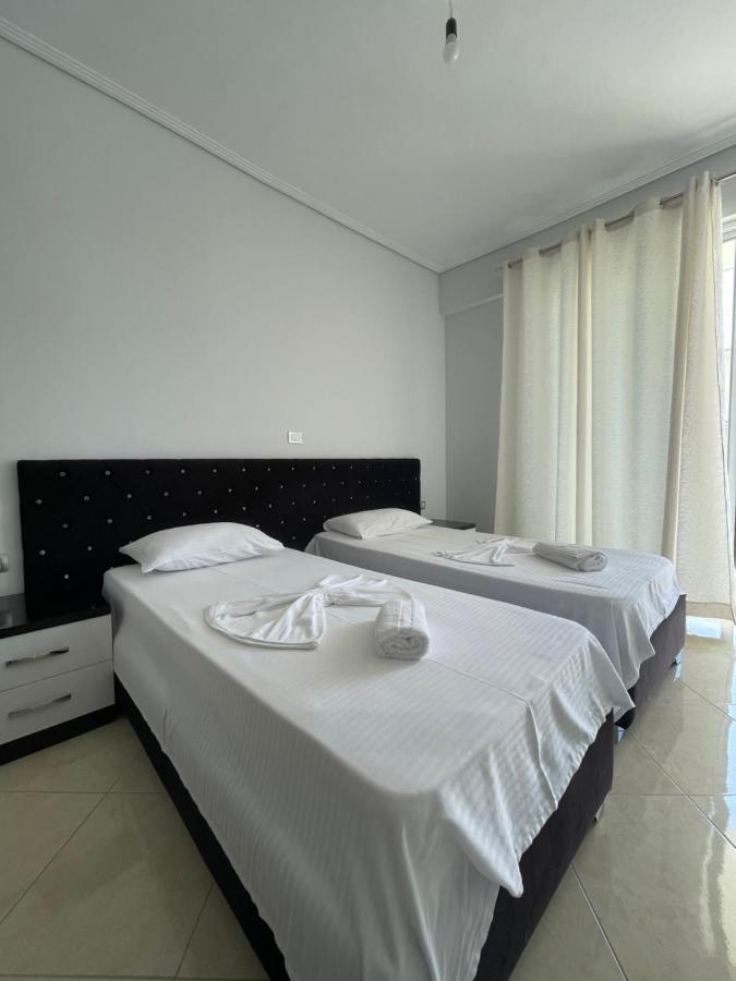 Seaview Apartament *